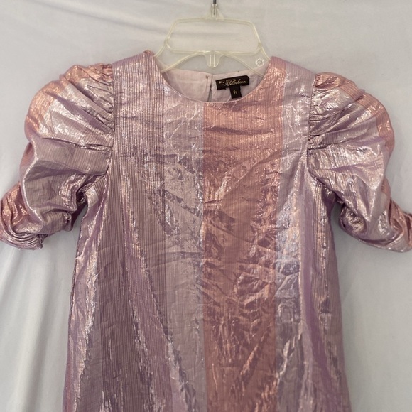 Velveteen girls pink shimmer dress size 6
Year old - Picture 3 of 6